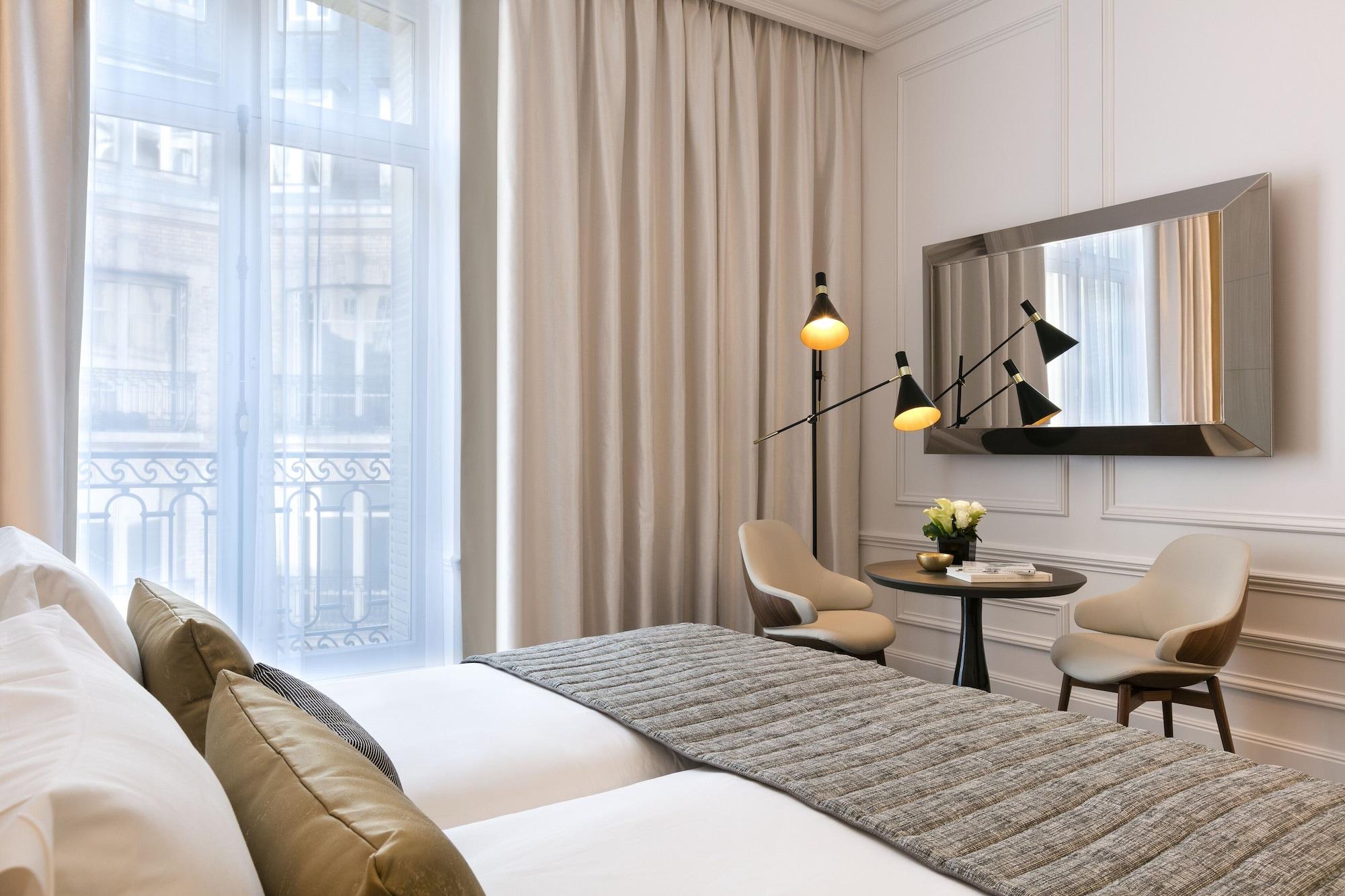 La Clef Champs-Elysees Paris By The Crest Collection Exterior photo A room at the hotel