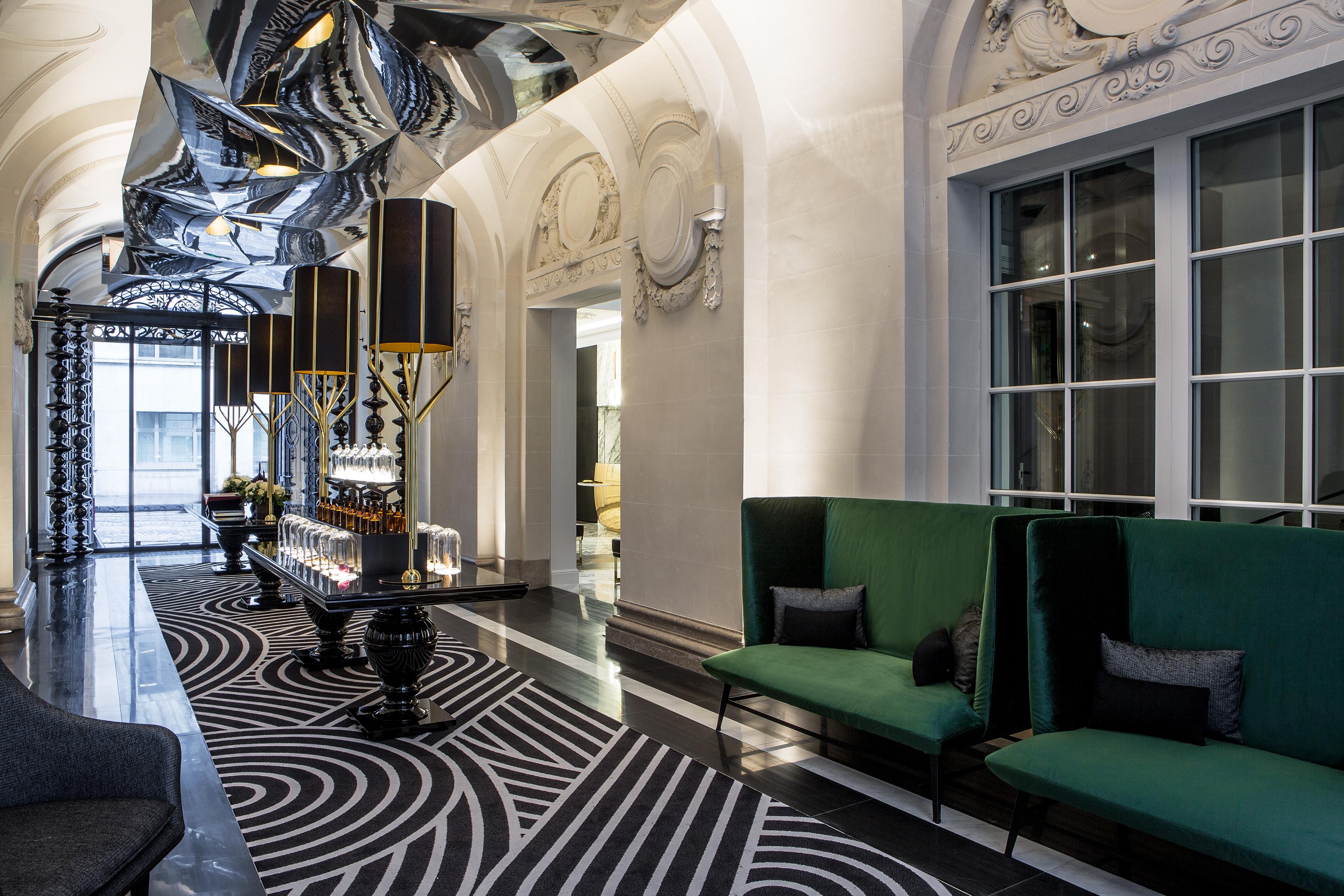 La Clef Champs-Elysees Paris By The Crest Collection Exterior photo The hotel's lobby