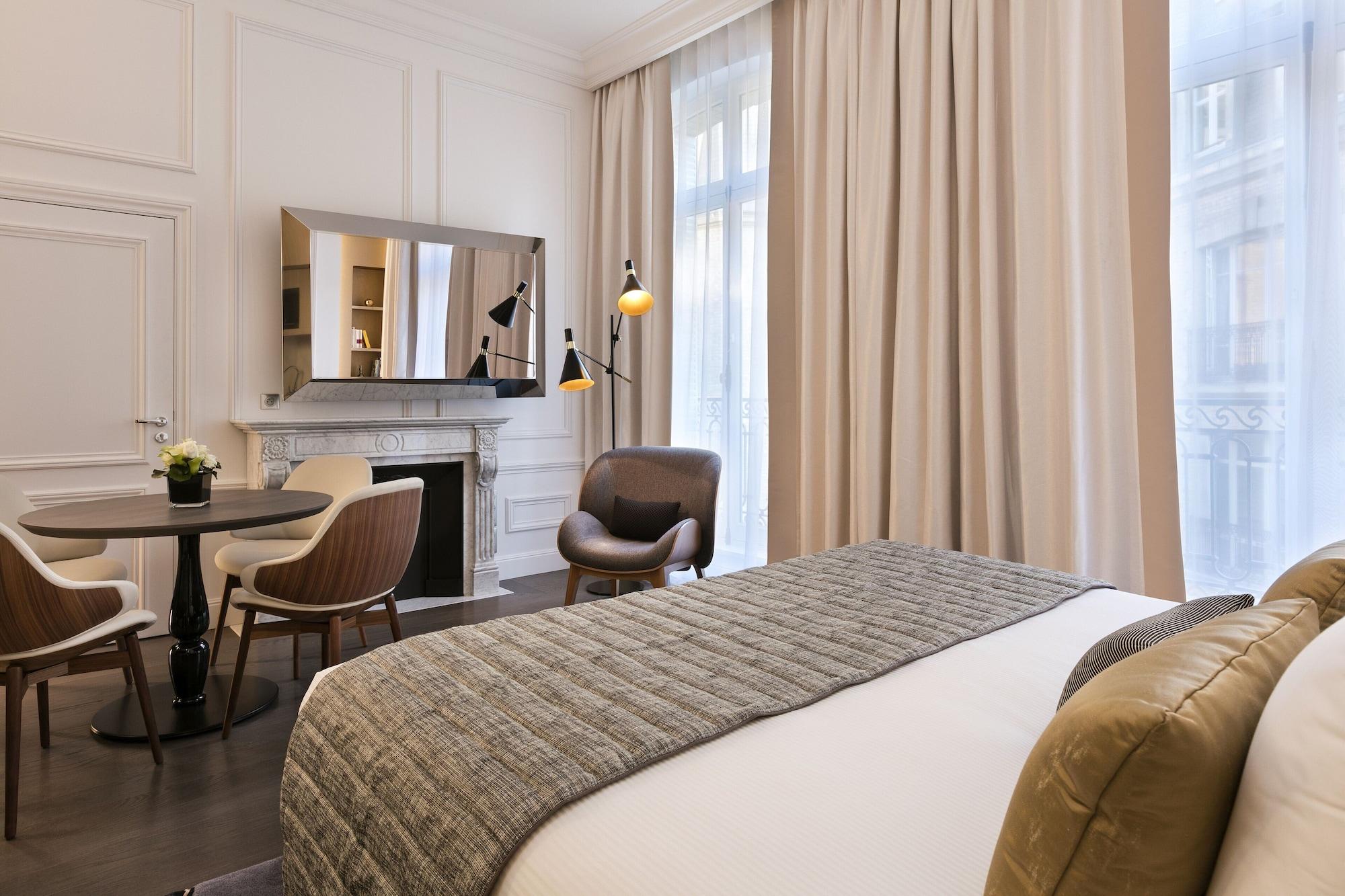 La Clef Champs-Elysees Paris By The Crest Collection Exterior photo A room at the hotel