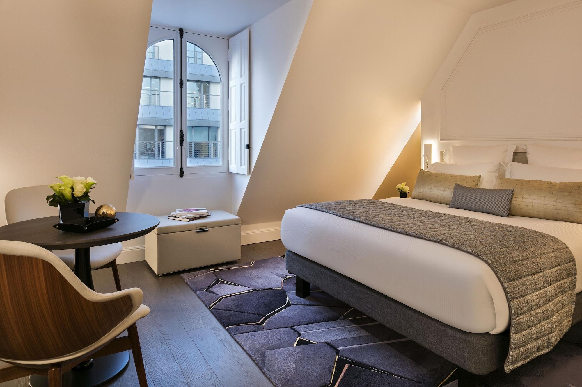 La Clef Champs-Elysees Paris By The Crest Collection Exterior photo A room at the hotel